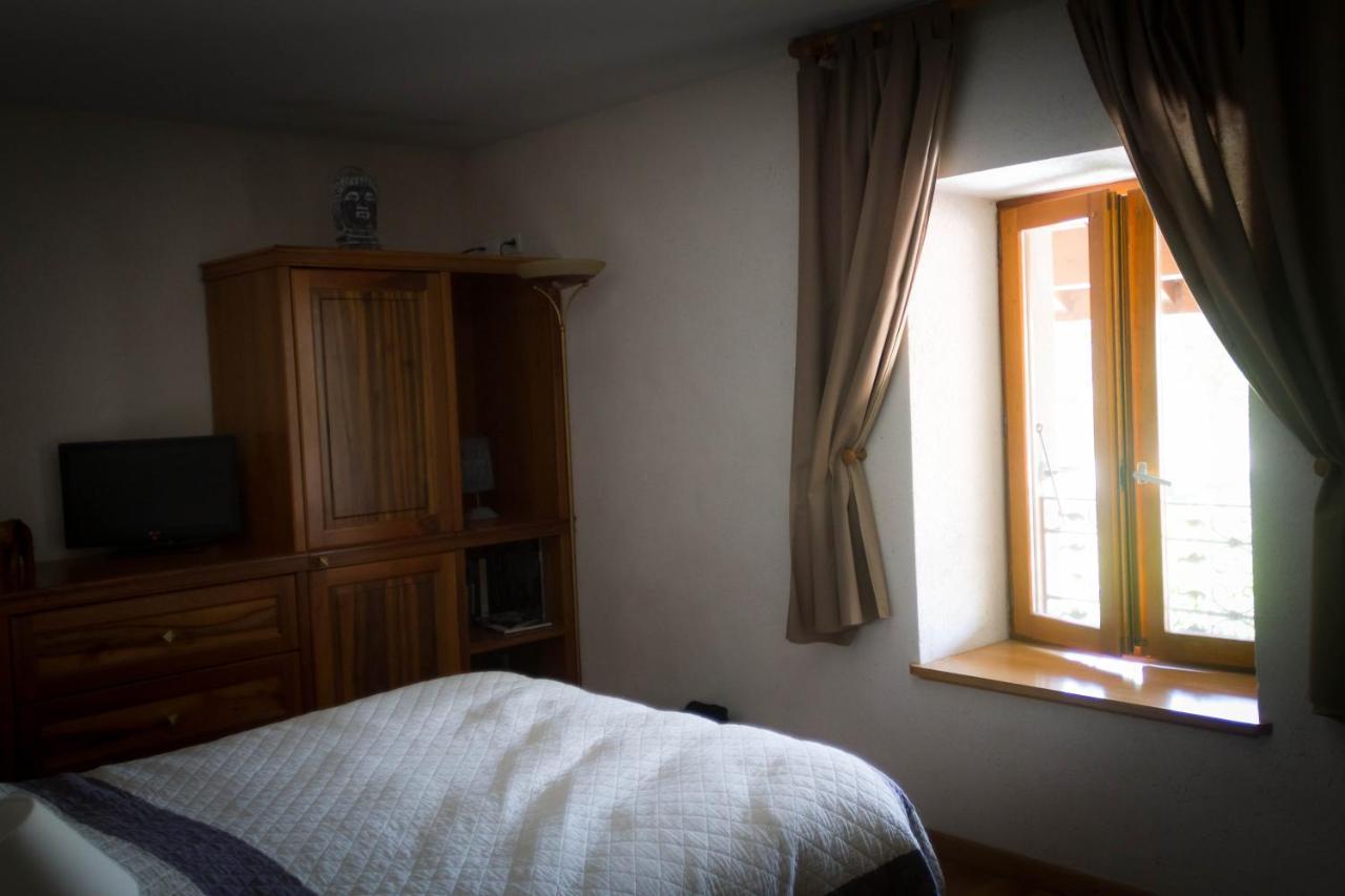 Отель Le Bonheur Dans Le Pre Lucinges Экстерьер фото